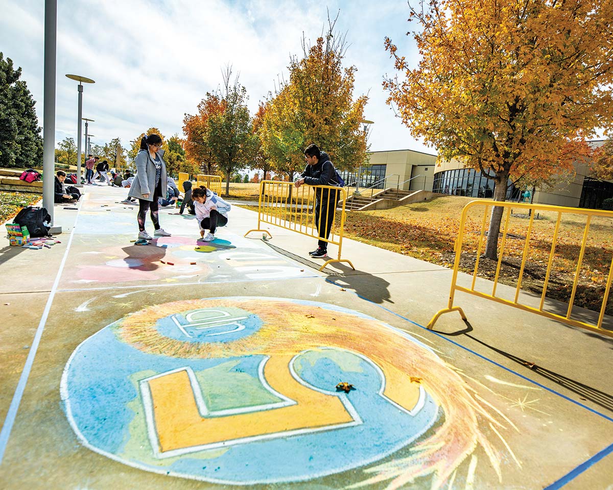 students at the chalk art contest